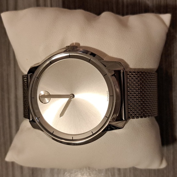 Watch - Picture 2 of 9